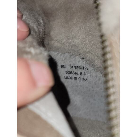 Frye Jen Shearling Ankle Booties in Taupe, sz 9 - Picture 15 of 16